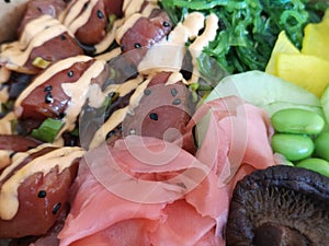 Lunchtime / Tuna Shiitake Funghi photo