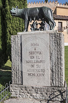 Lupa Capitolina statue at the foot of Aqueduct of Segovia