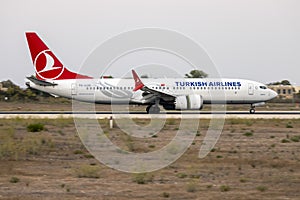 Turkish 737 MAX in low light