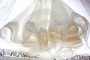 Lush hem bottom of the wedding dress, cloaks and ruches