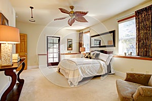 Luxuriant bright bedroom photo