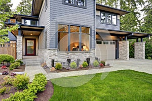 Luxurious home design with modern curb appeal in Bellevue.