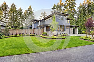 Luxurious home design with modern curb appeal in Bellevue.