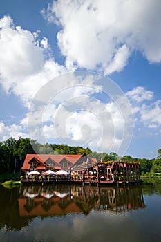 Luxurious home by lake