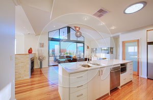 Luxurious Modern Open-Plan Kitchen