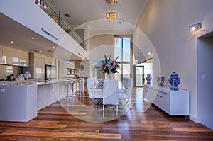 Luxurious Modern Open-Plan Kitchen