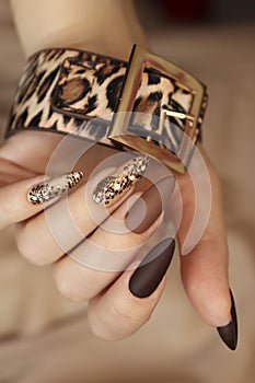 Luxurious multicolored manicure with animal design