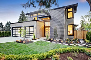 Luxurious new construction home in Bellevue, WA photo