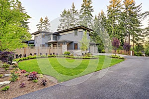 Luxurious home design with modern curb appeal in Bellevue.