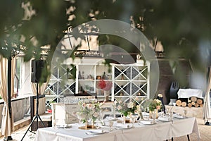 Luxurious setting of the wedding banquet table.