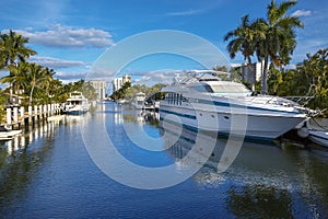 Luxurious yacht and waterfront homes in Fort