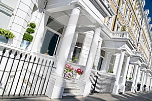 Lujo un piso el edificio en londres 