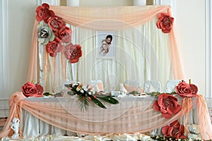 Luxury decorated table centerpiece wirg roses at reception in re