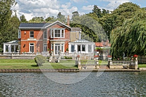 Luxury house on the River Thames