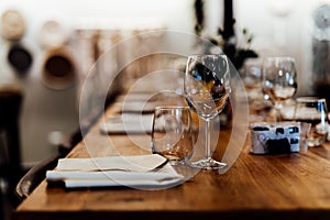 Luxury table settings for fine dining and weddings.