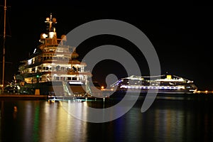 Luxus ship photo