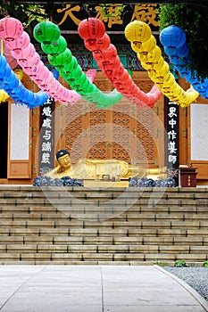 Lying Buddha statue