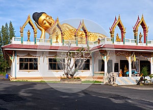 Lying Buddha statue