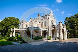 Lyndhurst Mansion castle museum exterior