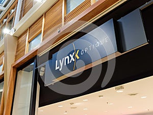 Lynx Optique storefront. Lynx Optique is a French optical store selling contact lenses, glasses and cleaning products at discount