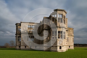 Lyveden New Bield