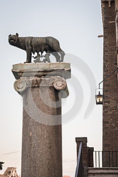 LÃ©gendaire statue de Romulus et Remus nourrie par le loup Ã  Rome