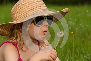 M dandelion blow sunglasses 2