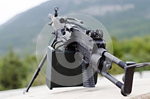 M249 minimi light machine gun