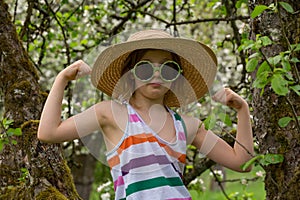 M portrait hat tree sunglasses