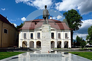 Socha MR Štefánika, Mestský úrad, Brezno, Slovensko