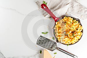 Mac and cheese with crunchy topping