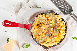 Mac and cheese with crunchy topping