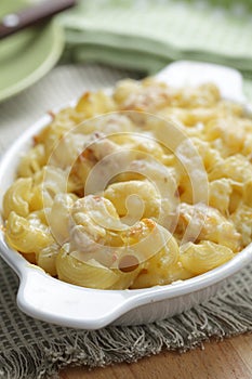 Macaroni cheese with chicken