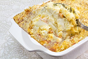 Macaroni, cheese and tomato bake with crumb topping
