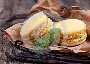 Macaroons with vanilla img