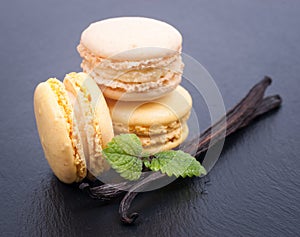 Macaroons with vanilla beans