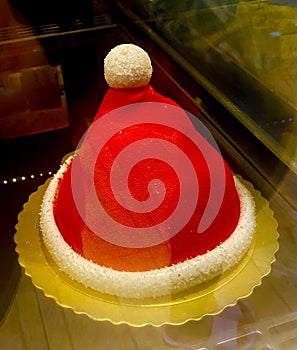 Macau Xmas Dessert Sweet Mousse Cake Macao Merry Christmas Santa Claus Red Hats Santa Hat Pastry Decoration