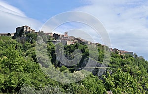 Macchiagodena - Il borgo dalla strada provinciale photo