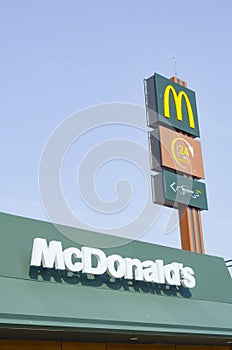 Macdonalds restaurant chain, Logo on abuilding