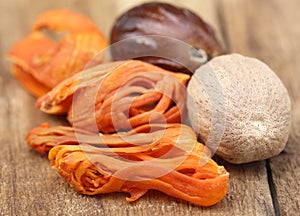Mace or Javitri Spice with nutmeg