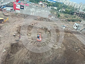 Machin dig before construction