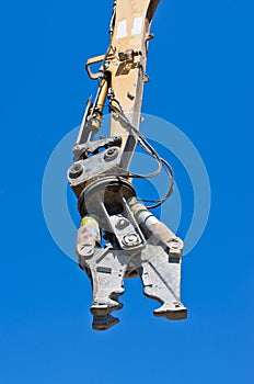 Machine for dismantling