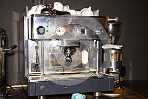 Machine for preparing coffee