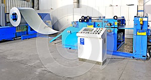 Machine for rolling steel sheet