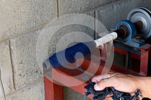 Machine to preparate handicraft  weave shuttle