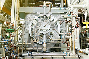 Machine turbine in oil and gas plant for drive compressor unit for operation.