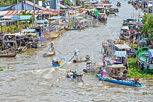 Macro corner floating market on confluence