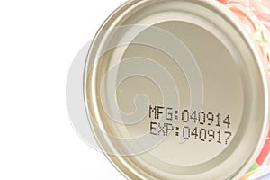 Makro datum na konzervované jídlo 