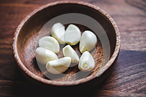 Macro food photography of peeled garlic cloves