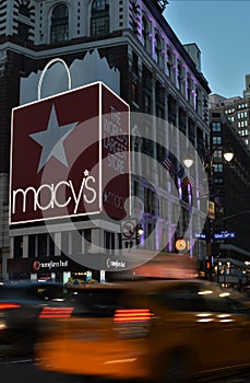 Macy`s New York City Herald Square Midtown Manhattan Macys Lights Evening Traffic Cars